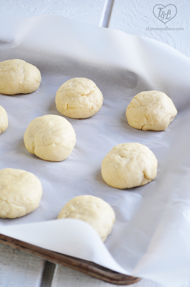 A classic Mexican Pan Dulce recipe for Conchas with a Vegan twist.