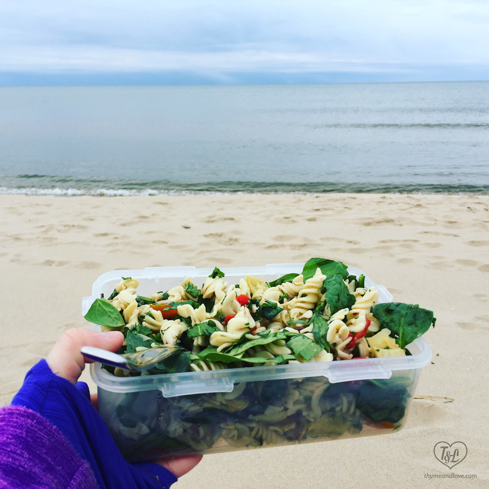 This Spinach Artichoke Pasta Salad makes the perfect lunch to have at the lake! #pasta #summer #salad 