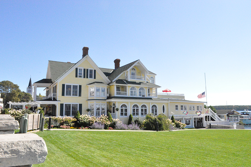 Stay on Mackinac Island on your next vacation there! Lots of great lodging options from bed and breakfasts to hotels. #travel #mackinacisland #michingan 