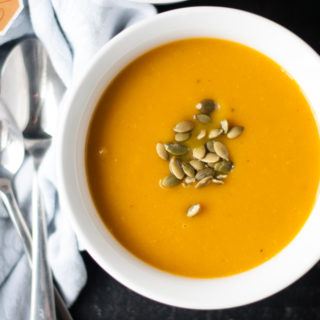 Chai Infused Butternut Squash Soup: simple and easy to make. The chai tea bag infuses so much flavor into the soup. #vegan #soup