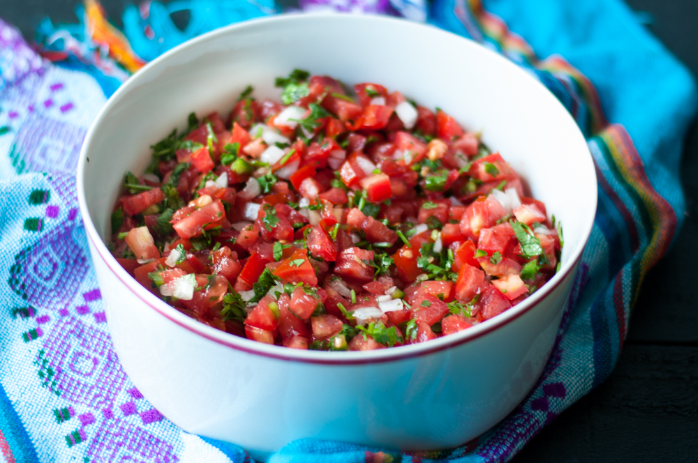 Classic Mexican Pico de Gallo. This fresh tomato salsa is perfect for tacos, chip dipping and burrito bowls! 