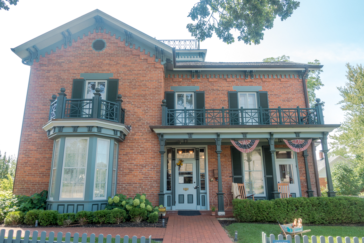 Travel Guide to Wabash, Indiana. What to see & do in this charming town. 