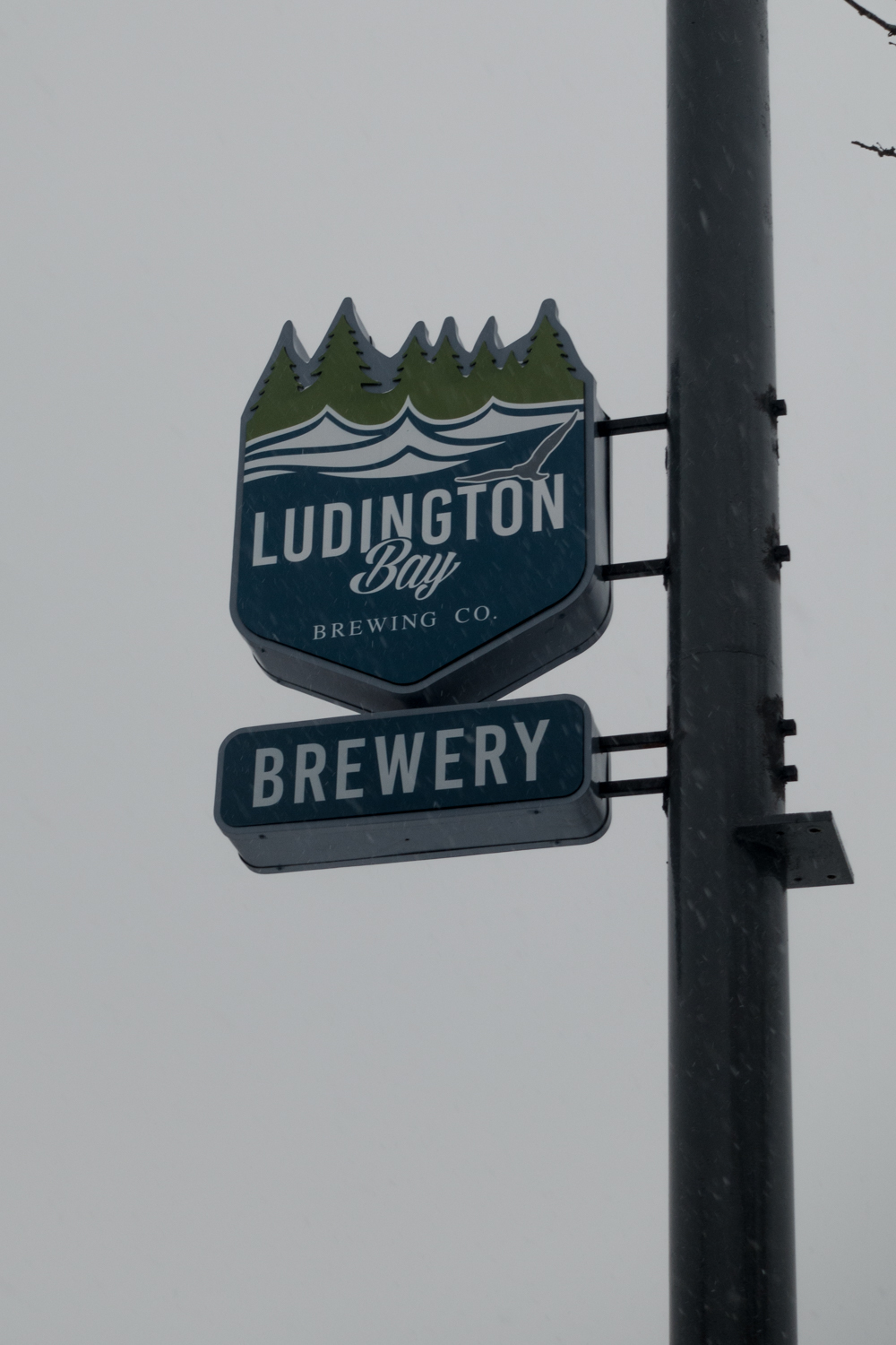 Planning a trip to Ludington, Michigan? Check out these 3 Must-Visit Craft Breweries in Ludington. It's the perfect destination for craft beer enthusiasts. #ludington #michigan 