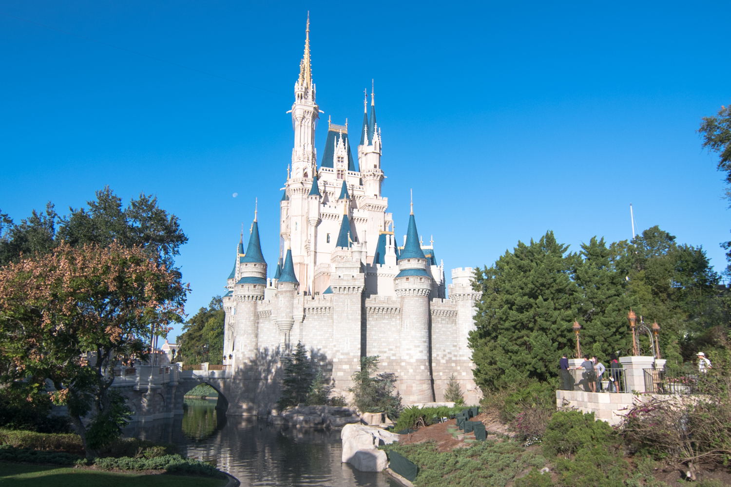 Just in time for your next trip, 10 ways to stay healthy on a Disney World Vacation #disneyworld #travel