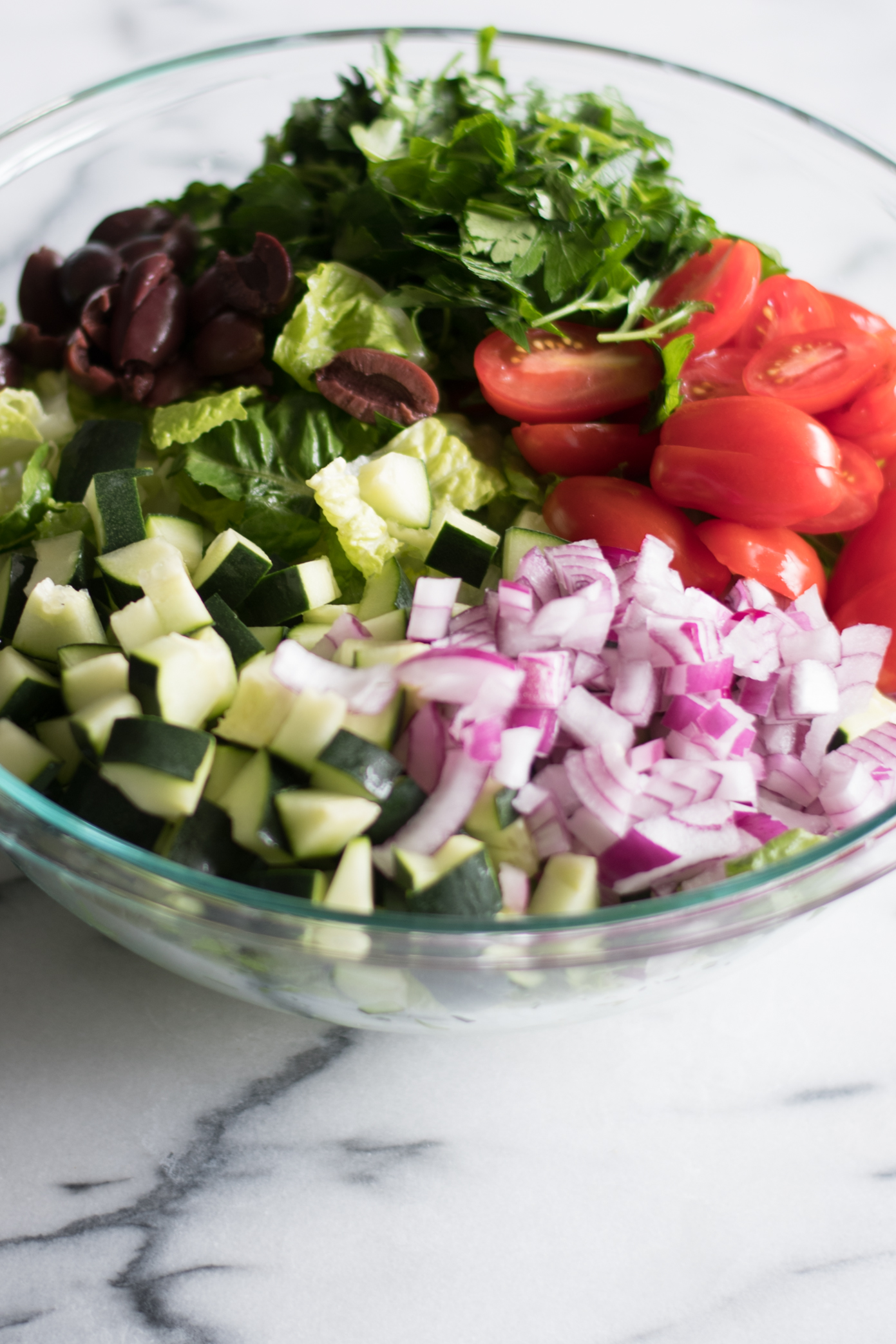Vegan Greek Chopped Salad with tofu is perfect for summer! #vegan #salad #greek #tofu #summer #healthy 