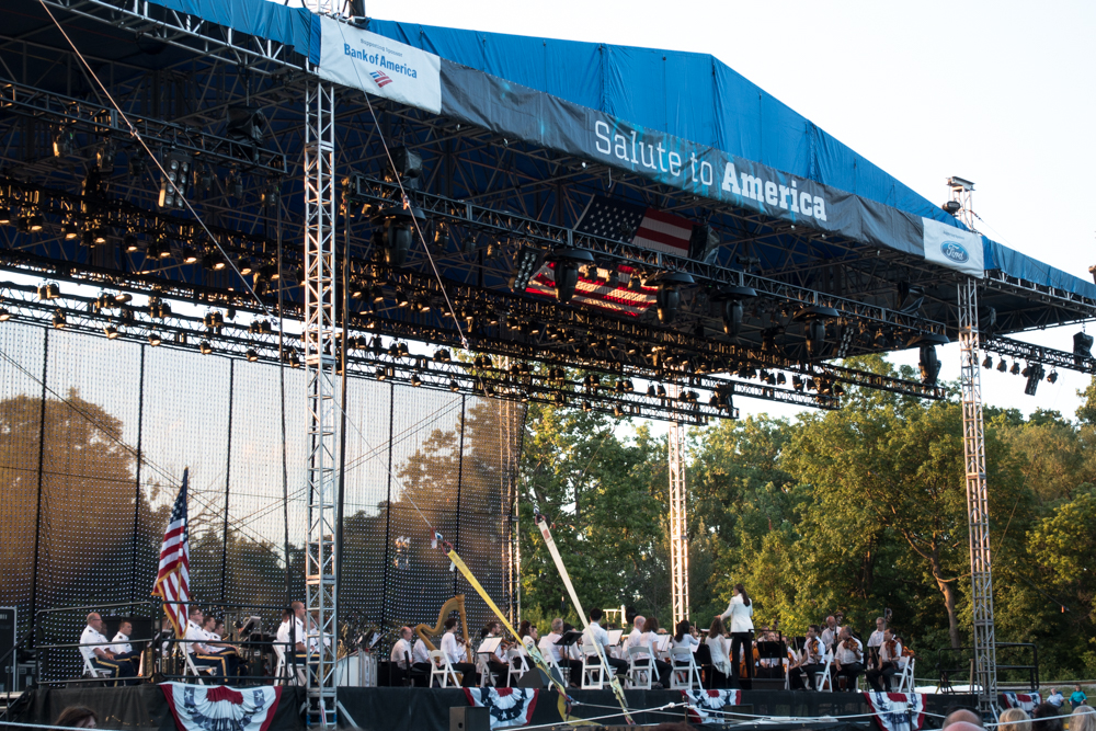  Listen to the Detroit Sympony Orchestra play while you enjoy a picnic with family and friends. It is the perfect way to celebrate the Fourth of July.