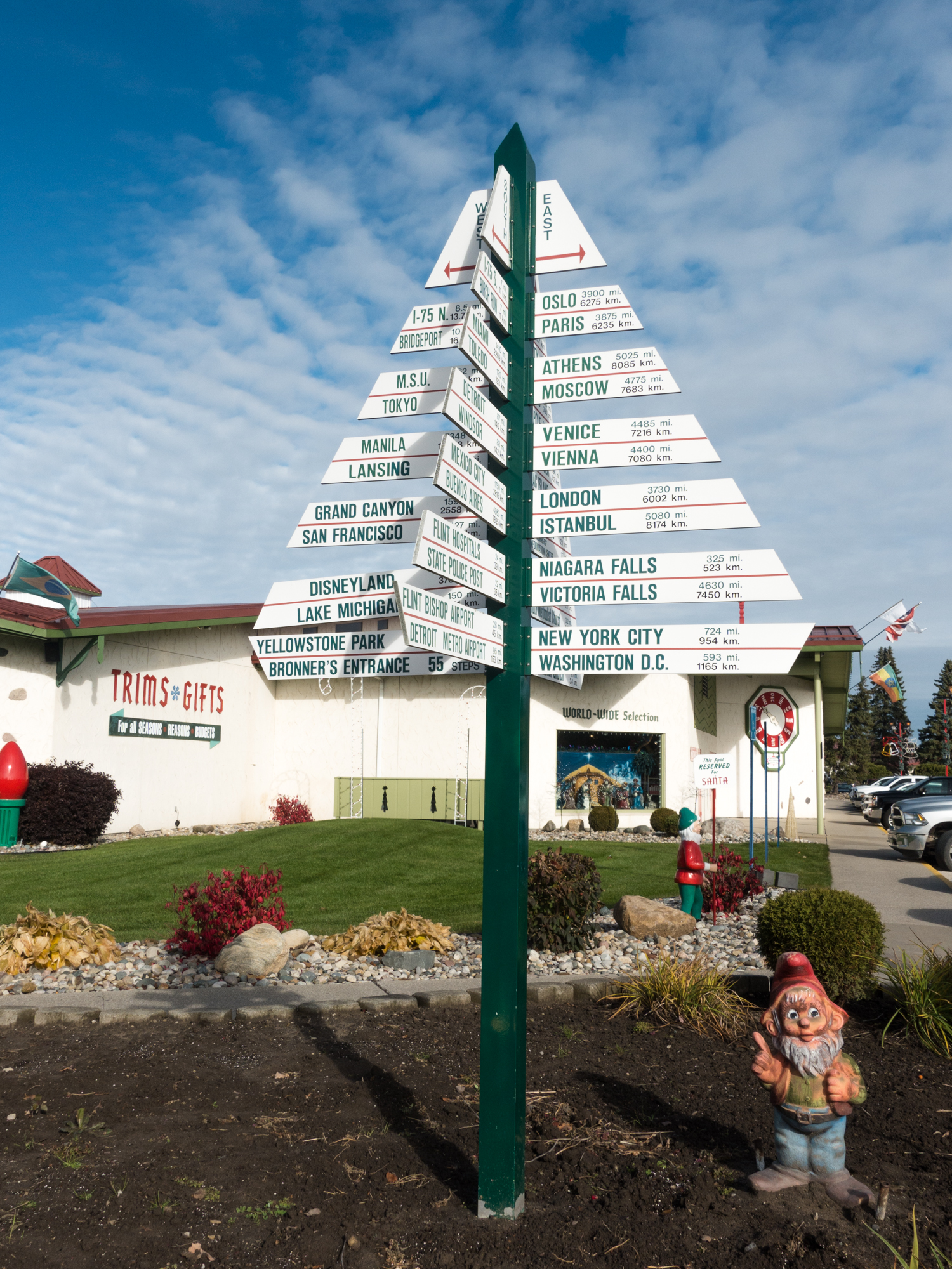 At Bronner’s CHRISTmas Wonderland, you can experience Christmas year-round. This guide to visiting Bronner’s will show you why you need to visit this magical place. Plus some tips for your visit!