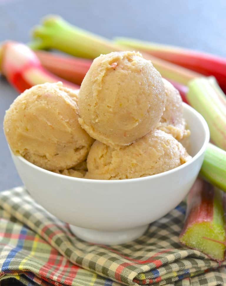 Classic British flavours combine in this really easy, no fuss, No Churn, virtually fat-free Rhubarb and Custard Ice Cream. It’s incredibly easy to make & is secretly healthy!